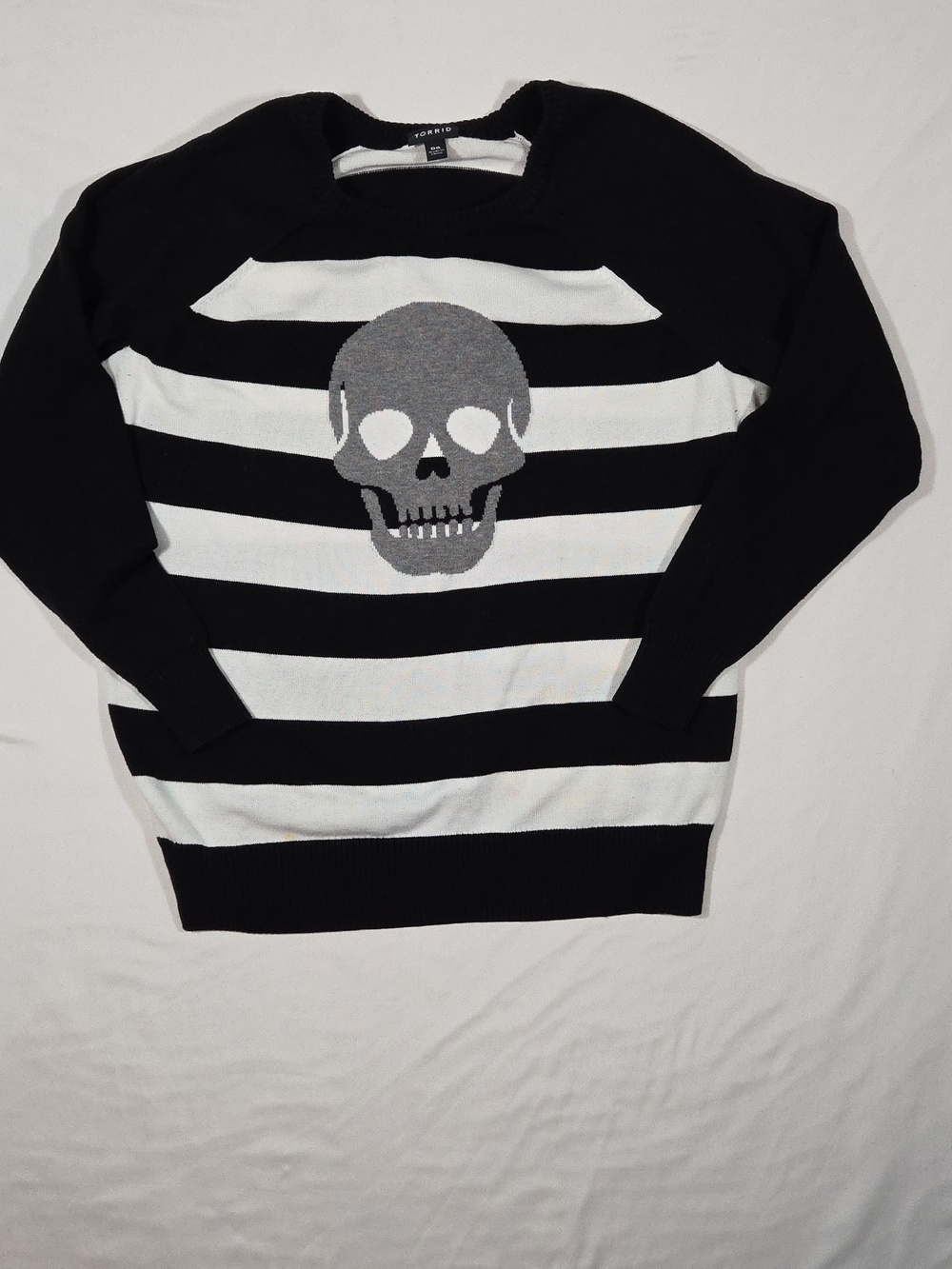 Torrid black and white striped skull pullover sweater Size 00